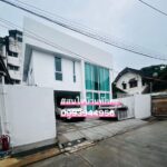 ขายบ้านเดี่ยว 2 ชั้น บ้านสีขาว ซ.รัชดา 32 พร้อมเฟอร์ Minimal styl