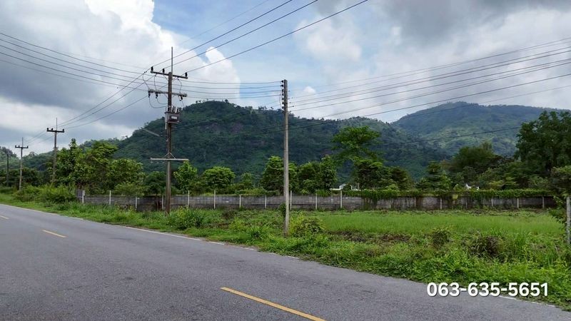 ขายที่สวยติดถนนวิวเขาอลัง 2 ไร่ ต.เขาพระ อ.เมืองนครนายก