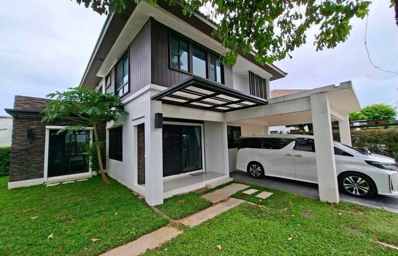 ให้เช่าบ้านเดี่ยวติดเมกะบางนา พร้อมเข้าอยู่ Mantana Bangna Km.7