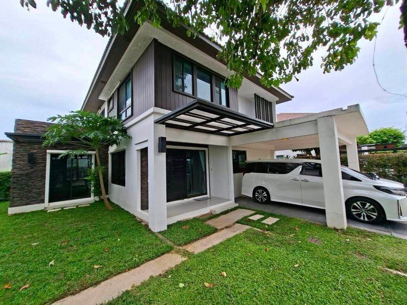 ให้เช่าบ้านเดี่ยวติดเมกะบางนา พร้อมเข้าอยู่ Mantana Bangna Km.7