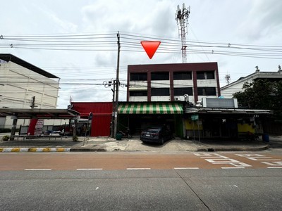 ขายตึกแถว 3.5 ชั้น 42 ตรว. ในถนนสนามบินน้ำ ใกล้กระทรวงพาณิชย์ แล