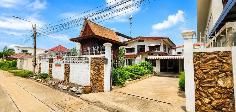 บ้านพร้อมที่ดิน 93 ตร.ว. ซอยงามวงศ์วาน 31 อ.เมือง จ.นนทบุรี