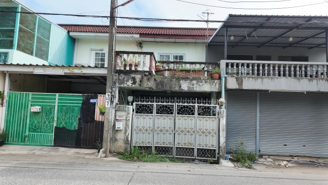 ขายบ้าน ต่ำกว่าราคาประเมิณ หมู่บ้าน ร่มเกล้า 2 ใกล้เซ็นทรัลเวสต์
