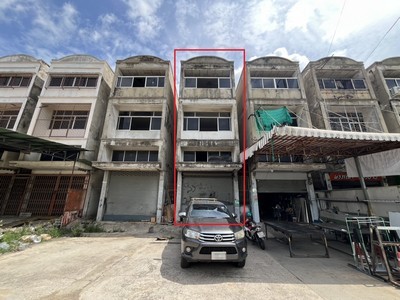ขายอาคารพาณิชย์ 3.5 ชั้น ถนนบางแวก เหมาะทำโกดัง คลังสินค้า