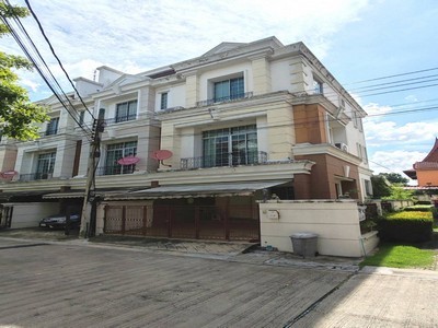 ขายทาวน์โฮม 3 ชั้น หลังริม 30.1 ตร.ว. พลัสซิตี้พาร์ค เกษตรงามวงศ์