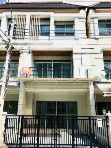 บ้านทาวน์โฮมให้เช่า ม.บ้านกลางเมือง ศรีนครินทร์ เออร์บาเนียน ศรีน