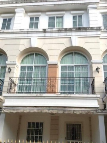 ให้เช่าทาวน์โฮมPlus city park หัวหมาก3ชั้น 3นอน 4น้ำ เฟอร์ฯครบ295