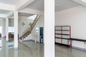 ขาย ตึกแถว-อาคารพาณิชย์ ท่าวังผาน่าน ตอบโจทย์ธุรกิจหลากหลาย ตึกแถวอาคารพาณิชย์พาณิชย์สร้างธุรกิจขยายกิจการหรือซื้อไว้เก็งกำไรในอนาคตจังหวัดน่านย่านการค้าทำเลทองใจกลางเมืองราคาจับต้องได้ขายตึกแถวอาคารพาณิชย์พาณิชย์2ชั้น2คูหาท่าวังผาน่านตอบโจทย์ธุรกิจหลากหลายสร้างธุรกิจขยายกิจการหรือซื้อไว้เก็งกำไรในอนาคตจังหวัดน่านย่านการค้าทำเลทองใจกลางเมืองราคาจับต้องได้อาคารพาณิชย์2ชั้น2คูหาติดถนนใหญ่เส้นหลักสายเอเชีย13(AH13)ราคาจับต้องได้เหมาะทำร้านค้าสินค้าการเกษตร,ขนส่ง/พักสินค้า,อาหาร/ห้องเย็นตึกแถวอาคารพาณิชย์ที่ตอบโจทย์ธุรกิจหลากหลายสร้างธุรกิจขยายกิจการ✅หรือซื้อไว้เก็งกำไรในอนาคตสำหรับใครที่กำลังมองหาที่ทางทำเลทองสร้างธุรกิจขยายกิจการหรือซื้อไว้เก็งกำไรในอนาคต✅ตึกแถวอาคารพาณิชย์แห่งนี้สามารถตอบโจทย์ท่านได้ทุกอย่างตั้งอยู่บนย่านการค้าทำเลทองอยู่ใจกลางเมืองในอำเภอท่าวังผาจังหวัดน่านประกาศขายในราคาที่จับต้องได้อาคาร2ชั้น2คูหาโล่งทะลุหากันตึกใหม่ขาวสะอาดสบายตา2ห้องน้ำชั้นบน1ห้องชั้นล่าง1ห้องสามารถอาบน้ำได้ทั้ง2ห้อง1บรรไดทางขึ้น-ลงพื้นที่ใช้สอยภายในอาคาร256ตารางเมตรหน้าตึกกว้าง8เมตรลึก16เมตรหลังตึกกว้าง4เมตรลึก2เมตรลานหน้าตึกเทคอนกรีตเสริมเหล็กชั้นล่างด้านหน้าเป็นประตูเหล็กม้วน(สามารถติดกระจกเพิ่มได้)ชั้นล่างด้านหลังเป็นประตูบานเดี่ยวชั้นล่างพื้นกระเบื้องแกรนิตโต้ชั้นบนด้านหน้าเป็นกระจกโปร่งโล่งสบายมองเห็นวิวกลางเมืองท่าวังผาชั้นบนกระเบื้องเคลือบน้ำประปาภูมิภาคไฟฟ้าที่จอดรถกว้างขวางเดินทางสะดวก.ตำแหน่งเด่นพิกัดชัดเจนติดถนนใหญ่เส้นหลักติดถนนใหญ่เส้นหลักสายเอเชีย13(AH13)เยื้องตลาดสดเทศบาลท่าวังผาใกล้แหล่งการค้าและสถานที่ต่างๆฟิตเนสท่าวังผา50เมตรร้านอาหาร50เมตรโรงแรมบ้านย่า50เมตโรงพยาบาลท่าวังผา300เมตรปั้มบางจาก300เมตรตลาดสดเทศบาลท่าวังผา400เมตรสถานีขนส่งผู้โดยสาร400เมตรKerryExpress400เมตรเซเว่น7-11ท่าวังผา700เมตรโรงเรียนท่าวังผาพิทยาคม1.5กิโลเมตรสถานนีตำรวจท่าวังผา2กิโลเมตรเมืองท่าวังผาเป็นเมืองแห่งการค้าขายเป็นศูนย์กลางสินค้าเกษตรกรรมสินค้าอุปโภค-บริโภคภาคขนส่งเชื่อมกับน่านโซนเหนือจังหวัดพะเยาเชียงรายและด่านห้วยโก๋นไปประเทศลาว.อาคารพานิชย์ของเราจึงเหมาะสำหรับทุกกลุ่มธุรกิจสินค้าการเกษตรขนส่ง/พักสินค้าอาหาร/ห้องเย็นร้านขายสินค้า20ติวเตอร์คลินิกศูนย์รวม/กระจายสินค้าสามารถกั้นห้องเป็นสัดส่วนได้สามารถทำธุรกิจได้ทั้งขาเข้าเมืองและขาออกเมืองทำเลทองของนักลงทุนรองรับธุรกิจที่หลากหลายและรองรับการเติบโตทางธุรกิจของท่านhttps://maps.app.goo.gl/R8KPMsKTWvaapUwL6ประกาศขายในราคาที่จับต้องได้เพียง❗4,790,000บาทสนใจติดต่อสอบถาม94-641-5697(คุณยุ้ย),091-859-7689(คุณเม่น)สนใจติดต่อhttps://www.klungbaan.com/property/ขายตึกแถวอาคารพาณิชย์ท-2/คียเวร์ดขายอาคารพาณิชย์ย่านการค้าท่าวังผา,ขายอาคารพาณิชย์2ชั้น2คูหาอำเภอท่าวังผา,ขายอาคารพาณิชย์ทำเลทองใจกลางเมืองในอำเภอท่าวังผา,ขายอาคารพาณิชย์จังหวัดน่าน-ย่านการค้าท่าวังผา,อาคารพาณิชย์ท่าวังผาราคาจับต้องได้,ตึกแถวอาคารพาณิชย์ท่าวังผาเหมาะสร้างธุรกิจขยายกิจการ,ตึกแถวอาคารพาณิชย์ท่าวังผาซื้อไว้เก็งกำไรในอนาคต,อาคารพาณิชย์ย่านการค้าท่าวังผาเหมาะทำร้านค้าสินค้าการเกษตร,อาคารพาณิชย์ย่านการค้าน่านเหมาะทำร้านขนส่ง/พักสินค้า,อาคารพาณิชย์ย่านการค้าอำเภอท่าวังผาเหมาะทำ,อาหาร/ห้องเย็นธุรกิจหลากหลายขายตึกแถวติดถนนใหญ่เส้นหลักสายเอเชีย13-ท่าวังผา 2ชั้น2คูหา ขยายกิจการเก็งกำไร